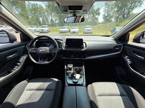 Used 2025 Nissan Rogue SV AWD/4WD image 31