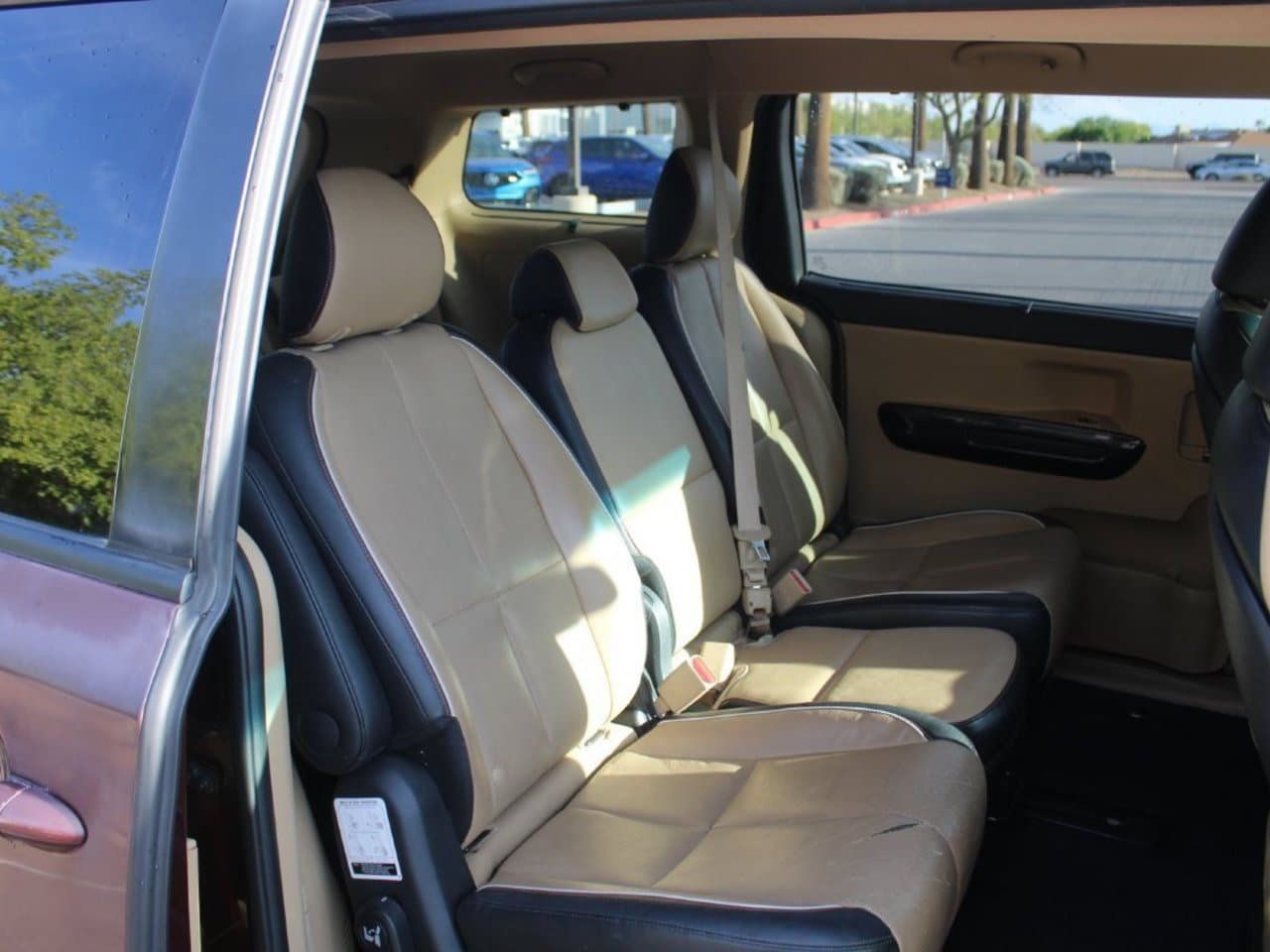 Used 2018 Kia Sedona EX FWD image 13