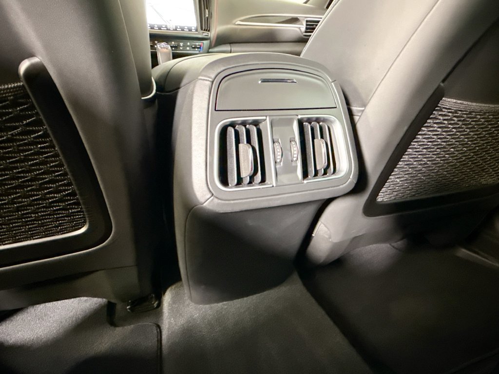 Used 2024 Maserati Levante GT Ultima AWD/4WD image 18
