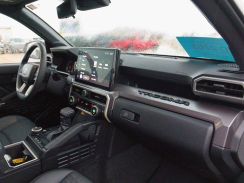 Used 2025 Toyota Tacoma TRD Off-Road image 35