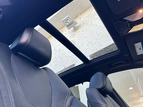 Used 2021 BMW X5 xDrive40i w/ M Sport Package image 18