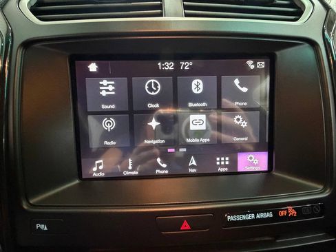 Used 2017 Ford Explorer XLT w/ XLT Technology Feature Bundle AWD/4WD image 17