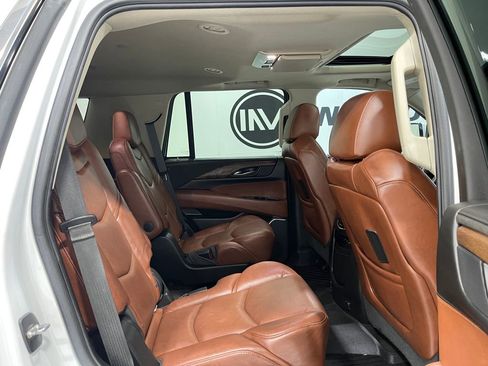 Used 2018 Cadillac Escalade Premium Luxury image 36