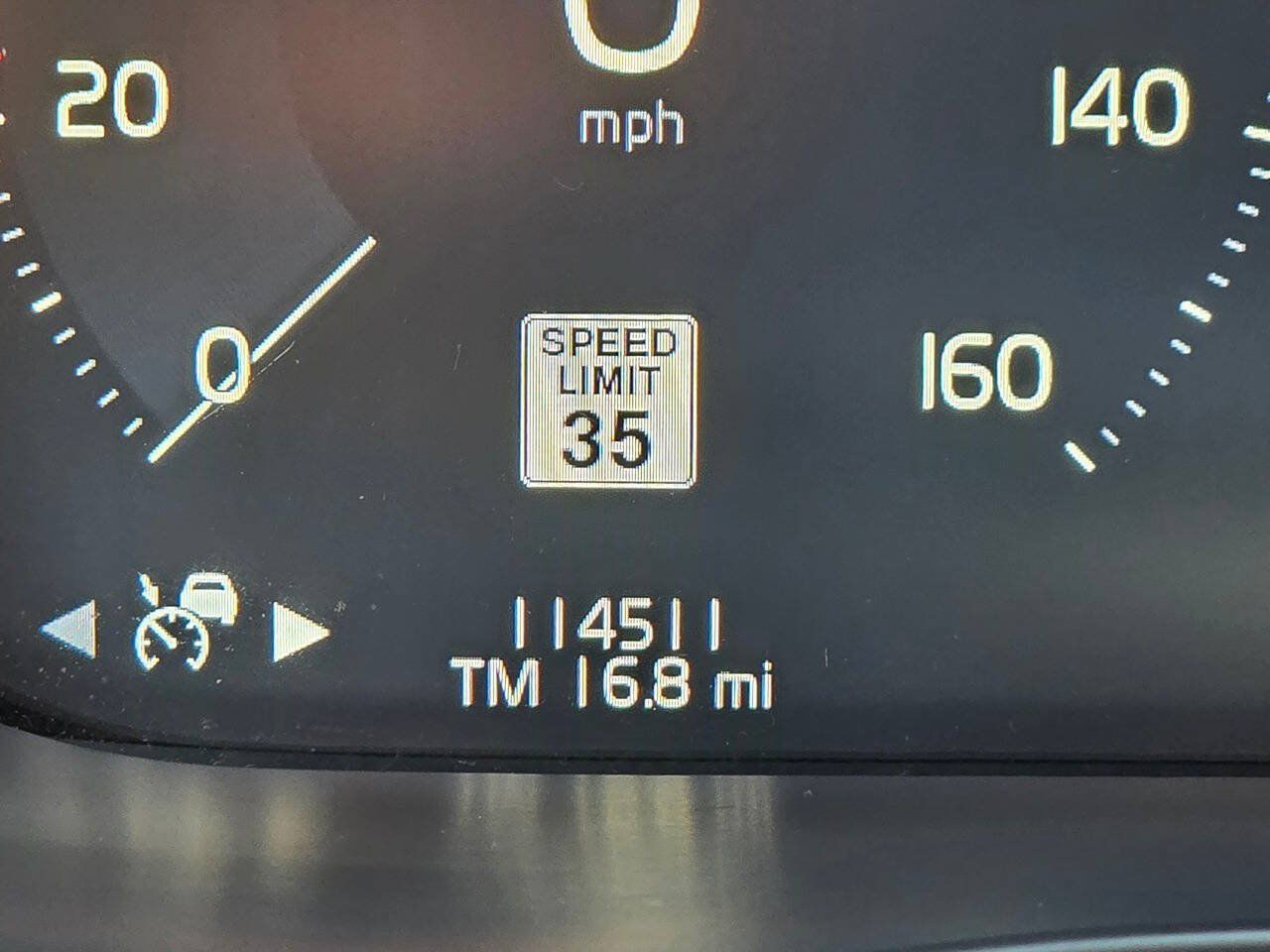 Used 2018 Volvo XC60 T6 Momentum w/ Convenience Package AWD/4WD image 19