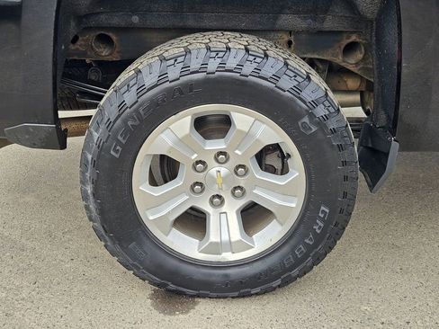 Used 2017 Chevrolet Silverado 1500 LT w/ All Star Edition AWD/4WD image 9