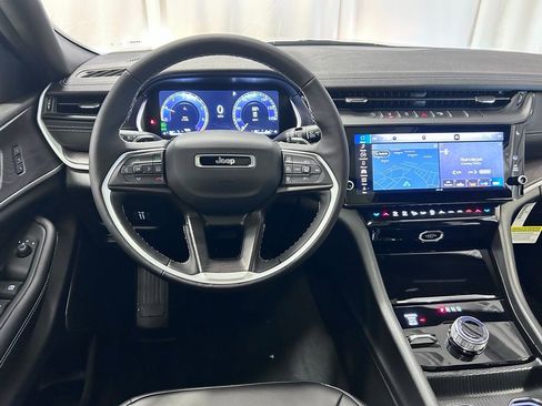 New 2026 Jeep Grand Cherokee Limited AWD/4WD image 2