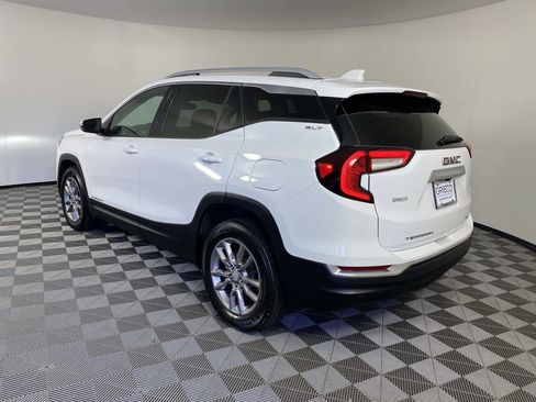 Used 2024 GMC Terrain SLT AWD/4WD image 6