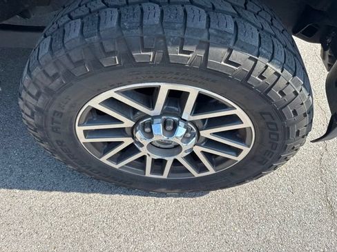 Used 2017 Ford F250 Lariat w/ Lariat Value Package AWD/4WD image 11