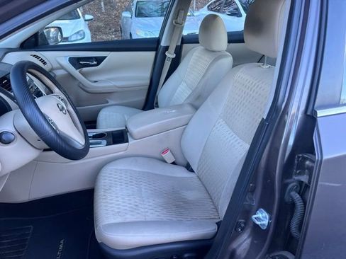 Used 2017 Nissan Altima 2.5 SV image 9