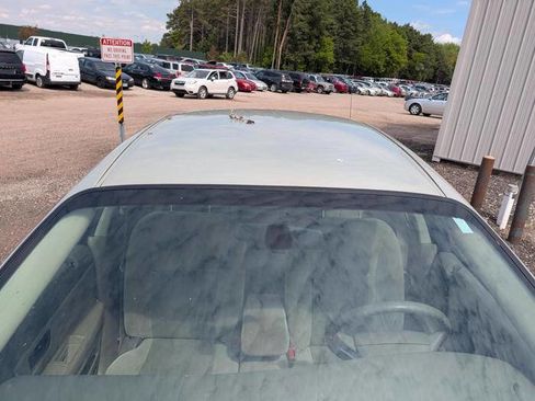 Used 2005 Ford Taurus SE FWD image 10