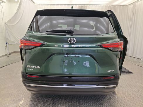 Used 2026 Toyota Sienna Limited FWD image 26