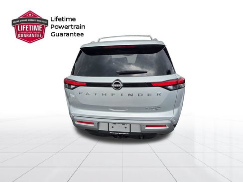 Certified 2022 Nissan Pathfinder Platinum w/ Cargo Package AWD/4WD image 8