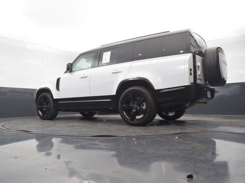 Used 2023 Land Rover Defender 130 X-Dynamic SE AWD/4WD image 49
