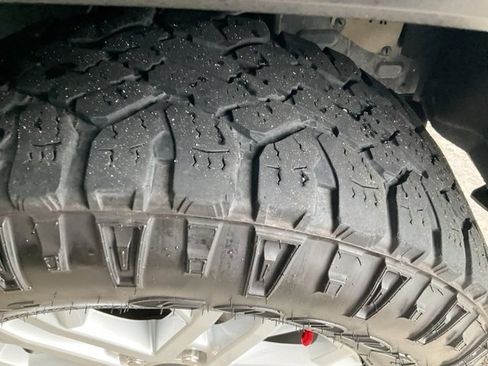 Used 2022 Toyota Tundra SR5 w/ SR5 Premium Package image 29