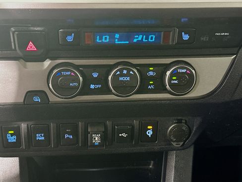 Used 2022 Toyota Tacoma Limited RWD image 23