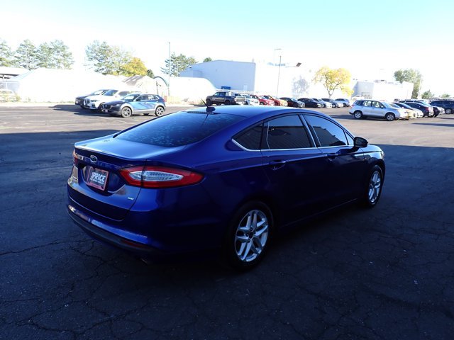 Used 2016 Ford Fusion SE FWD image 4