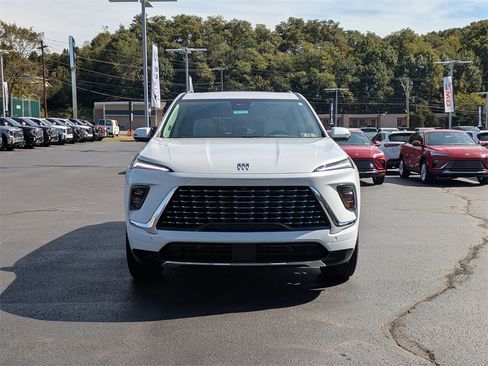 New 2026 Buick Enclave Avenir w/ Super Cruise Package image 2