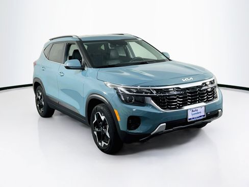 Used 2025 Kia Seltos EX AWD/4WD image 3