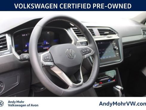 Used 2023 Volkswagen Tiguan SE AWD/4WD image 18
