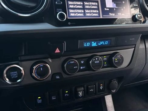 Used 2021 Toyota Tacoma TRD Sport w/ Technology Package AWD/4WD image 10