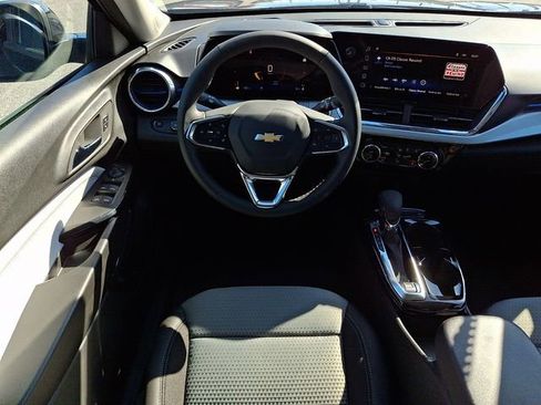 New 2026 Chevrolet Trax LT w/ Driver Confidence Package image 8