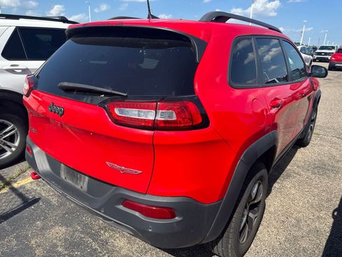 Used 2018 Jeep Cherokee Trailhawk w/ Comfort/Convenience Group AWD/4WD image 25