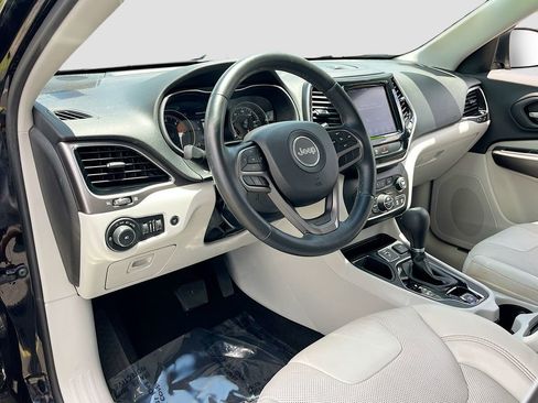 Used 2019 Jeep Cherokee Limited FWD image 9