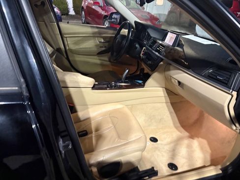 Used 2014 BMW 320i Sedan image 12