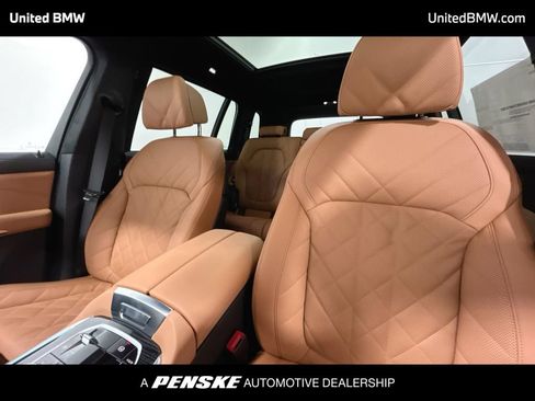 Used 2026 BMW X7 xDrive40i AWD/4WD image 13