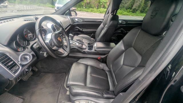 Used 2018 Porsche Cayenne Platinum Edition AWD/4WD image 17