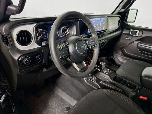 Used 2024 Jeep Gladiator Sport AWD/4WD image 10