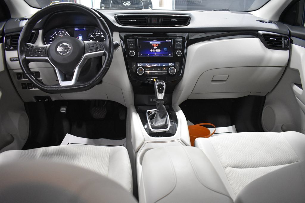 Used 2021 Nissan Rogue Sport SV AWD/4WD image 13