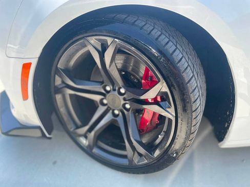 Used 2019 Chevrolet Camaro SS RWD image 11
