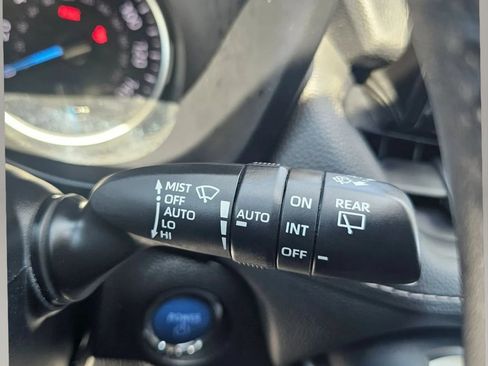 Used 2022 Toyota RAV4 XLE w/ XLE Grade Weather Package AWD/4WD image 18
