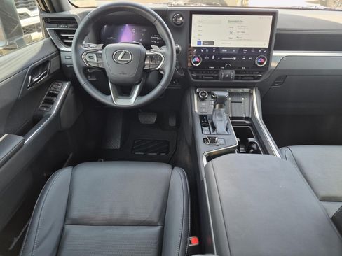 Used 2024 Lexus GX 550 w/ Accessory Package (31) AWD/4WD image 19