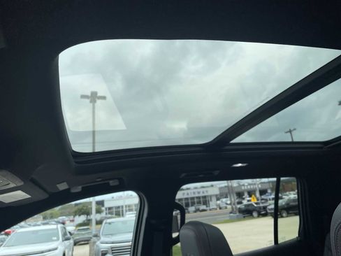 Certified 2024 Chevrolet Traverse RS image 18