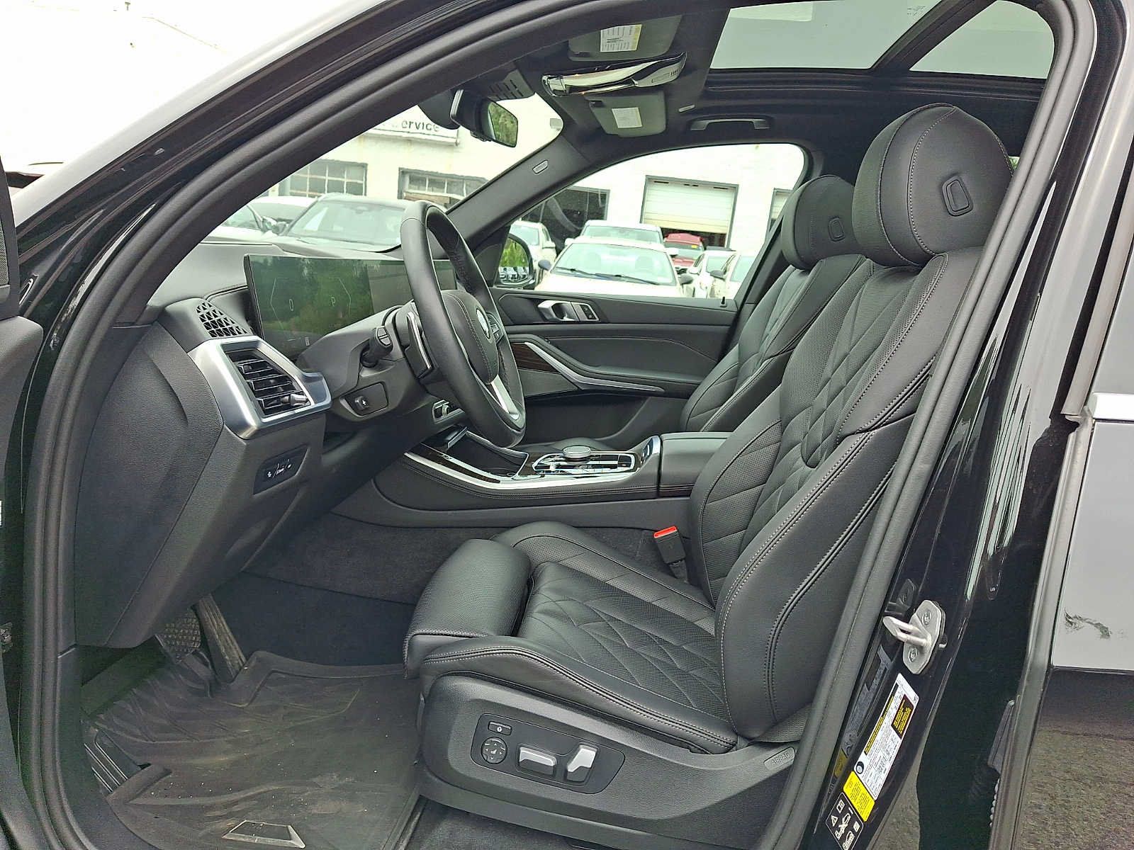 Used 2024 BMW X5 xDrive40i w/ Premium Package AWD/4WD image 13