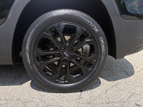 Used 2020 GMC Terrain SLE w/ Driver Convenience Package FWD image 28