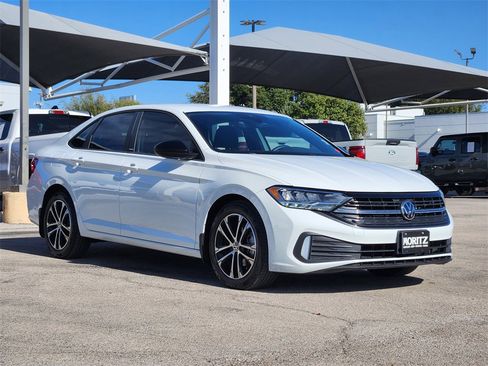 Used 2024 Volkswagen Jetta Sport image 3