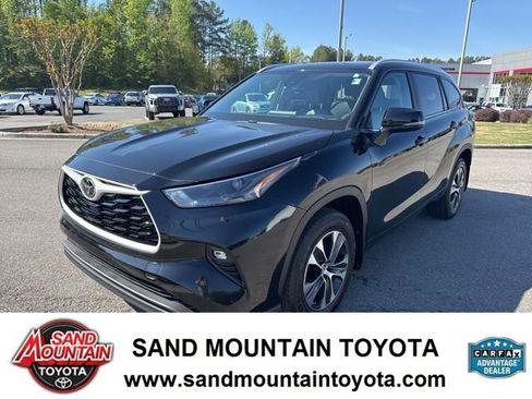 Used 2024 Toyota Highlander XLE image 7