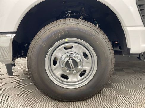New 2026 Ford F250 XL w/ XL Chrome Package image 11