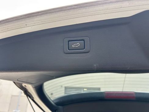 Used 2016 Subaru Outback 2.5i Limited image 10