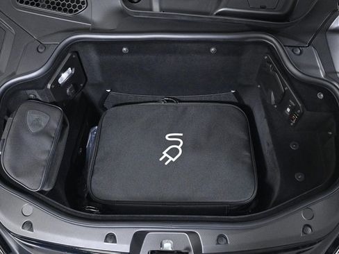 Used 2024 Lamborghini Revuelto image 33