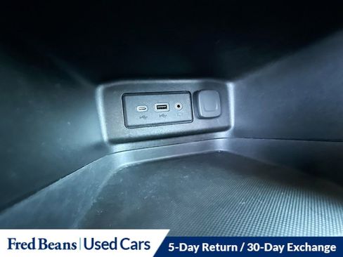 Used 2020 Chevrolet Equinox LT image 38