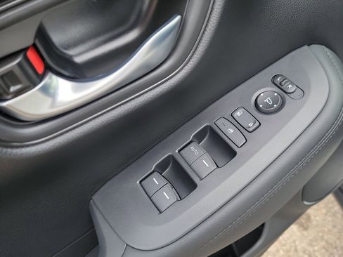 New 2026 Honda HR-V LX image 6