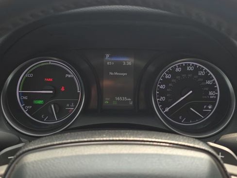 Used 2023 Toyota Camry SE FWD image 18