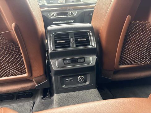 Used 2019 Audi Q5 2.0T Premium Plus w/ Premium Plus Package AWD/4WD image 14