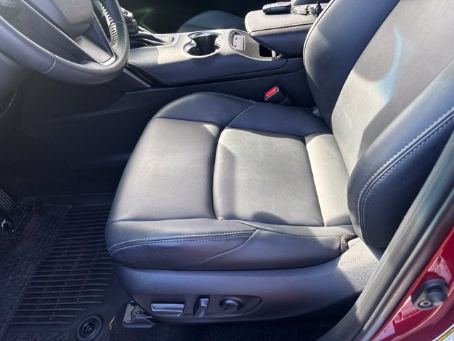Used 2024 Toyota Venza XLE AWD/4WD image 18