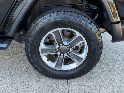 Used 2021 Jeep Wrangler Unlimited Sahara AWD/4WD image 17