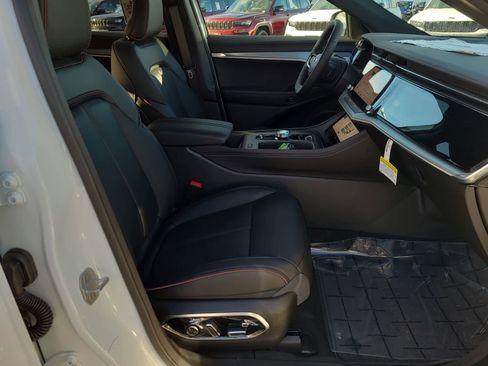 New 2025 Jeep Wagoneer S Launch Edition w/ Trailer Tow Group image 22